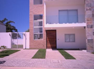 Casa en condominio de 4 habitaciones, Bahía de Banderas · Renta de Casa Grande Moderna a 15 Min de Playa.