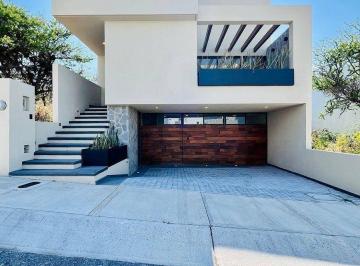 Casa · 232m² · 4 Recámaras · 2 Estacionamientos · Casa en Fraccionamiento Zibatá