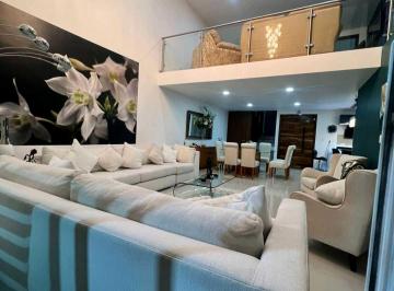 Casa · 230m² · 3 Recámaras · 2 Estacionamientos · Casa en Venta en Parque Queretaro, Lomas de Angelopolis