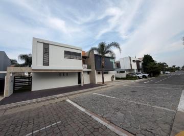 Casa de 4 habitaciones, Zapopan · Casa en Venta Jardin Real