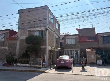 Casa · 180m² · 3 Recámaras · 1 Estacionamiento · Casa en Venta, Jardines de San José, Coacalco de Berriozábal