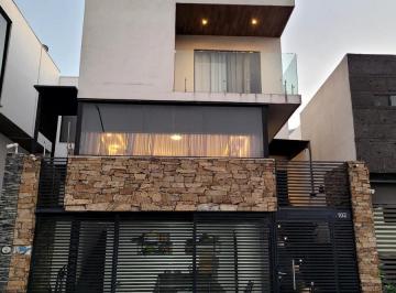 Casa · 217m² · 3 Recámaras · 2 Estacionamientos · Casa en Cumbres del Sol