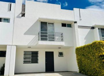 Casa de 3 habitaciones, León · Casa en Venta en Portones del Valle