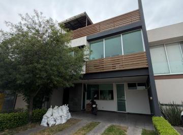 Casa en condominio de 3 habitaciones, Zapopan · Casa en Venta y Renta en Villa La Cima | 3 Recámaras + Roof Garden | 4 Autos