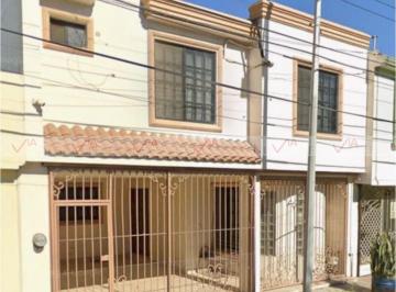 Casa · 273m² · 3 Recámaras · 2 Estacionamientos · Casa en Venta en San Nicolás de Los Garza