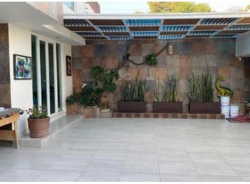Casa de 4 habitaciones, Naucalpan de Juárez · Venta. Casa Recien Remodelada. Satelite. Naucalpan. Jardin.
