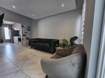 Casa · 125m² · 2 Recámaras · 1 Estacionamiento · Venta de Casa Remodelada Colonia Roma - Granjas