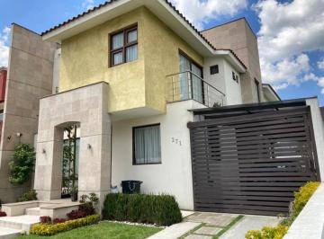 Casa de 3 habitaciones, Toluca · Casa en Venta en Hacienda San Jose, Toluca