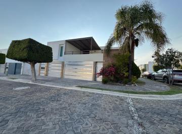 Casa · 250m² · 3 Recámaras · 2 Estacionamientos · Casa en Renta Lomas de Angelópolis II Parque Castellana