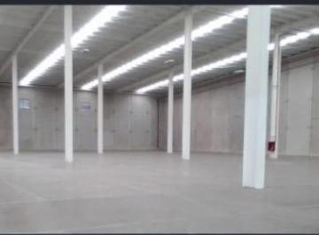 Bodega comercial · 828m² · 8 Estacionamientos · Bodega en Renta en Querétaro