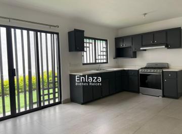 Casa en Renta en Privada Altta · Casa en Cumbres