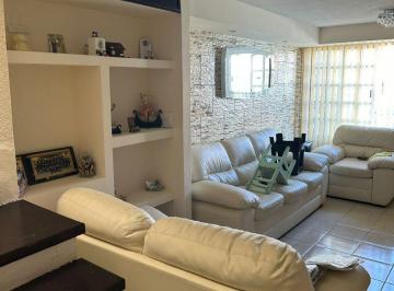 Casa de 2 habitaciones, Coacalco de Berriozábal · Casa en Venta en Los Héroes Coacalco – en Privada - Remodelada