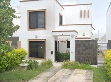 Casa de 3 habitaciones, Mérida · Venta de Casa en Col Gran Santa Fe Merida Calle 62 573b