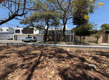 Casa de 7 habitaciones, Guadalajara · Terreno en Venta Sobre Lázaro Cárdenas, Jardines del Bosque
