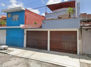 Casa de 4 habitaciones, Morelia · Casa en Venta en Floripondio 154, Eduardo Ruíz, Morelia, Mich.