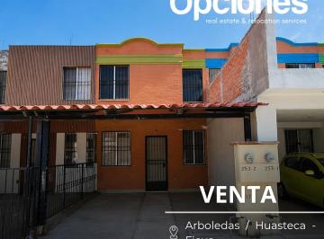 Casa de 2 habitaciones, Salamanca · Casa en Venta en Arboledas Cd. Bajio