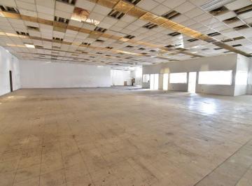 Bodega comercial · 1000m² · 10 Estacionamientos · Bodega
