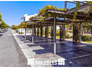 Casa de 3 habitaciones, Irapuato · Casa en Renta de Lujo | Privada Santa Fe | Irapuato, Gto.$35,000 / Mes — Mantenimiento Incluido