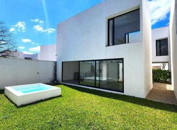 Casa · 195m² · 3 Recámaras · 2 Estacionamientos · Casa en Venta en Mérida, Cholul