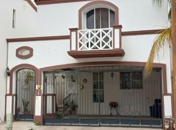Casa de 4 habitaciones, Monterrey · Casa en Venta Cerradas de Cumbres, Monterrey, N. L.