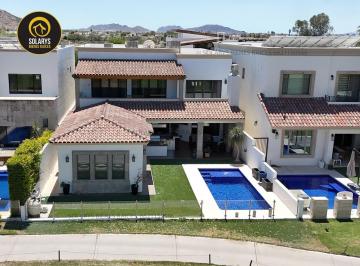 Casa · 550m² · 4 Recámaras · 4 Estacionamientos · Casa en Renta en Hermosillo