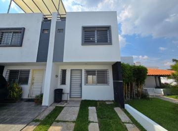 Casa · 160m² · 3 Recámaras · 2 Estacionamientos · Casa en Renta en Condominio en Santa Ana Tepetitlán, Zapopan