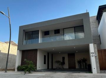 Casa de 5 habitaciones, Aguascalientes · Al Norte Super Casa en Cavalia Residencial Excelentes Espacios