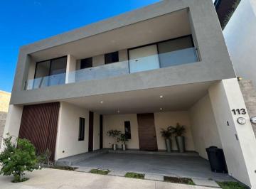 Casa de 5 habitaciones, Aguascalientes · Al Norte Super Casa en Cavalia Residencial Excelentes Espacios