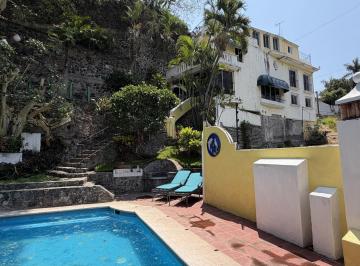 Casa · 294m² · 2 Estacionamientos · Casa en Venta en Col. Palmira