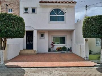 Casa de 3 habitaciones, Irapuato · Casa en Venta El Cortijo