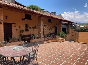 Casa de 2 habitaciones, Valle de Bravo · Casa en Renta en El Centro de Valle