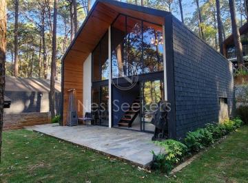 Casa en condominio de 2 habitaciones, Valle de Bravo · Casa Tipo Cabaña Nueva en Venta