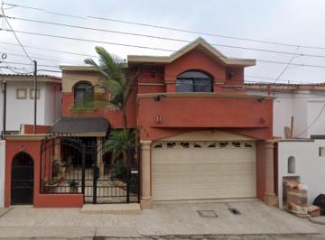 Casa de 4 habitaciones, Ensenada · Venta de Casa en