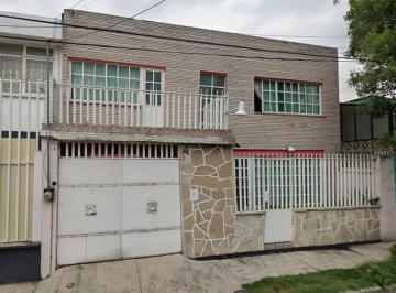 Casa de 4 habitaciones, Azcapotzalco · Casa en Venta en Petrolera, Azcapotzalco