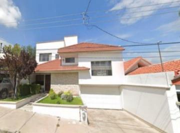 Casa de 5 habitaciones, Chihuahua · Venta de Casa Ubicada en Campestre - Lomas, Chihuahua
