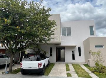 Casa de 3 habitaciones, Zapopan · Casa en Venta El Bajío Habitat