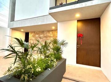 Casa · 165m² · 3 Recámaras · 2 Estacionamientos · Casa en Venta en Mérida, Cholul