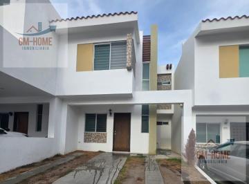 Casa · 300m² · 3 Recámaras · 2 Estacionamientos · Casa Portomolino