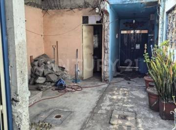 Casa · 165m² · 3 Recámaras · A Precio de Terreno, a 2 Calles de Metro Agricola Oriental