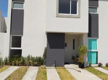 Casa en condominio · 95m² · 3 Recámaras · 2 Estacionamientos · Casa en Renta Villas del Campo, Calimaya