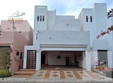 Casa · 400m² · 5 Recámaras · 2 Estacionamientos · Casa en Sábalo Country