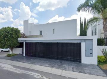 Casa de 4 habitaciones, Querétaro · Casa en Venta en Blvd. Jurica La Campana, Juriquilla, Querétaro. Qro.