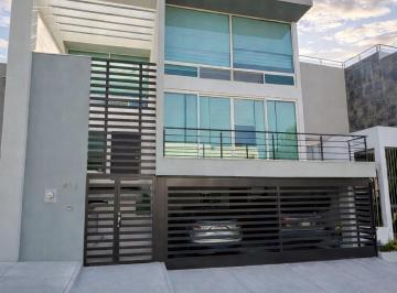 Casa de 3 habitaciones, Monterrey · Casa Privada en Venta en Residencial Catalonia, San Jeronimo