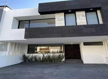 Casa de 3 habitaciones, El Marqués · Venta de Casa en Colonia Zibata Queretaro