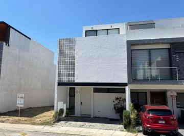 Casa de 3 habitaciones, Zapopan · Casa en Renta en Vitana Residencial, Fracc. Altavista, Zapopan, Jalisco