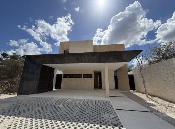 Casa · 369m² · 4 Recámaras · 2 Estacionamientos · Venta de Casa en Privada Mistika Merida Yucatan