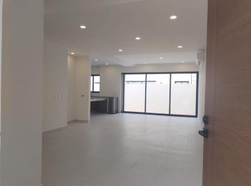 Casa · 219m² · 3 Recámaras · 2 Estacionamientos · Casa en Venta Cancún Residencial Río 3 Recámaras