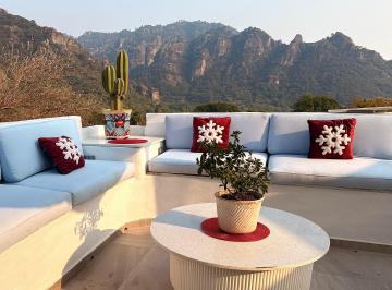 Casa en condominio de 2 habitaciones, Tepoztlán · Villa Nueva en Amatlán con Alberca y Vista a Las Montañas