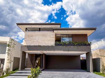 Casa · 427m² · 4 Recámaras · 6 Estacionamientos · Casa en Venta en El Molino Residencial León Guanajuato