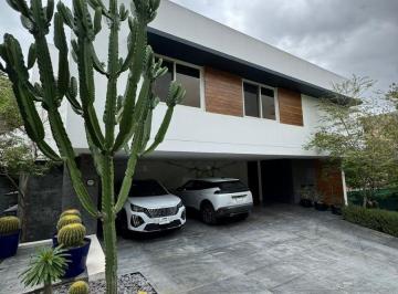 Casa de 3 habitaciones, Zapopan · Casa en Venta en Bosque de Los Lagos